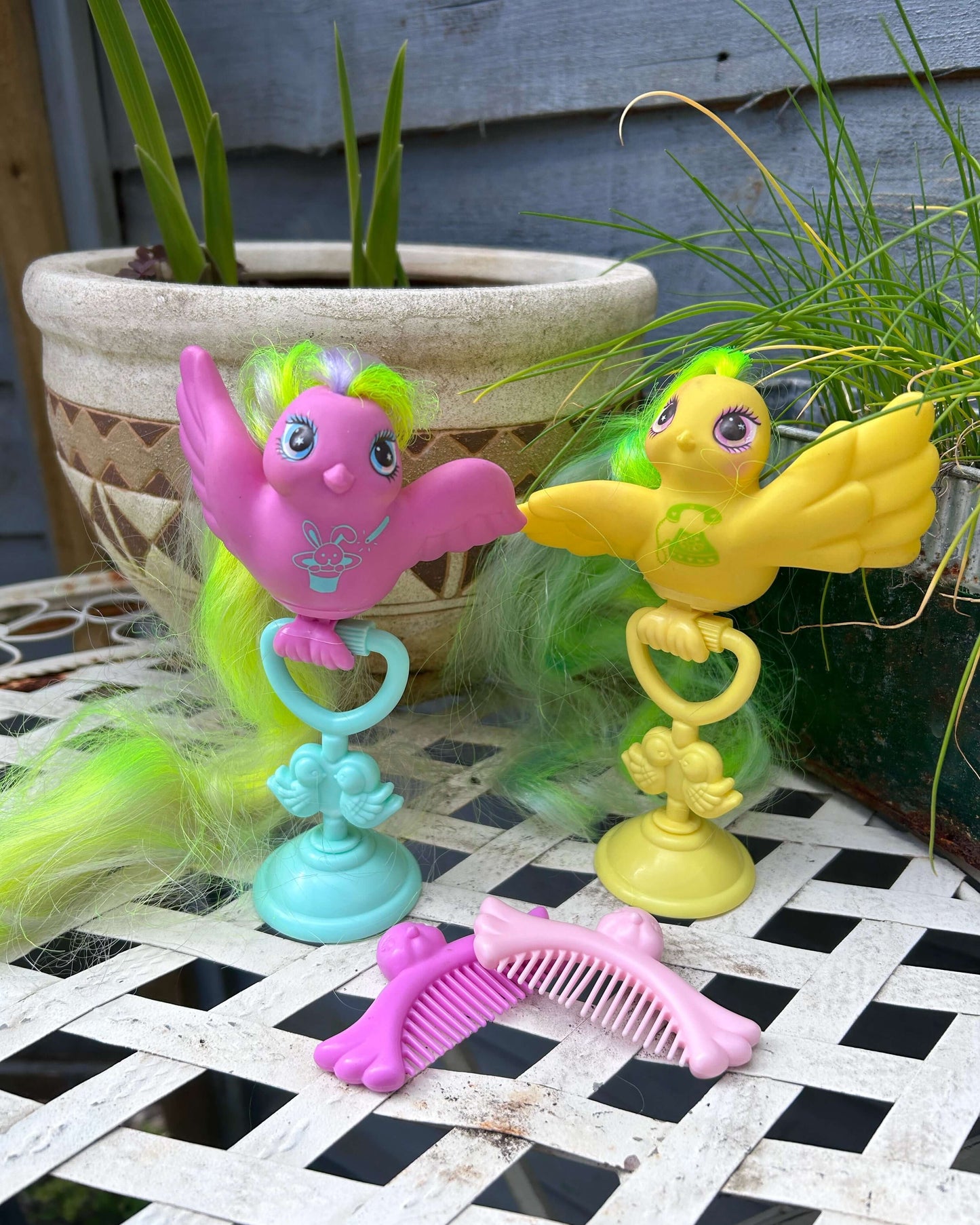 Vintage Fairy Tails Bird Stand and Comb 1986- Tricky Tails