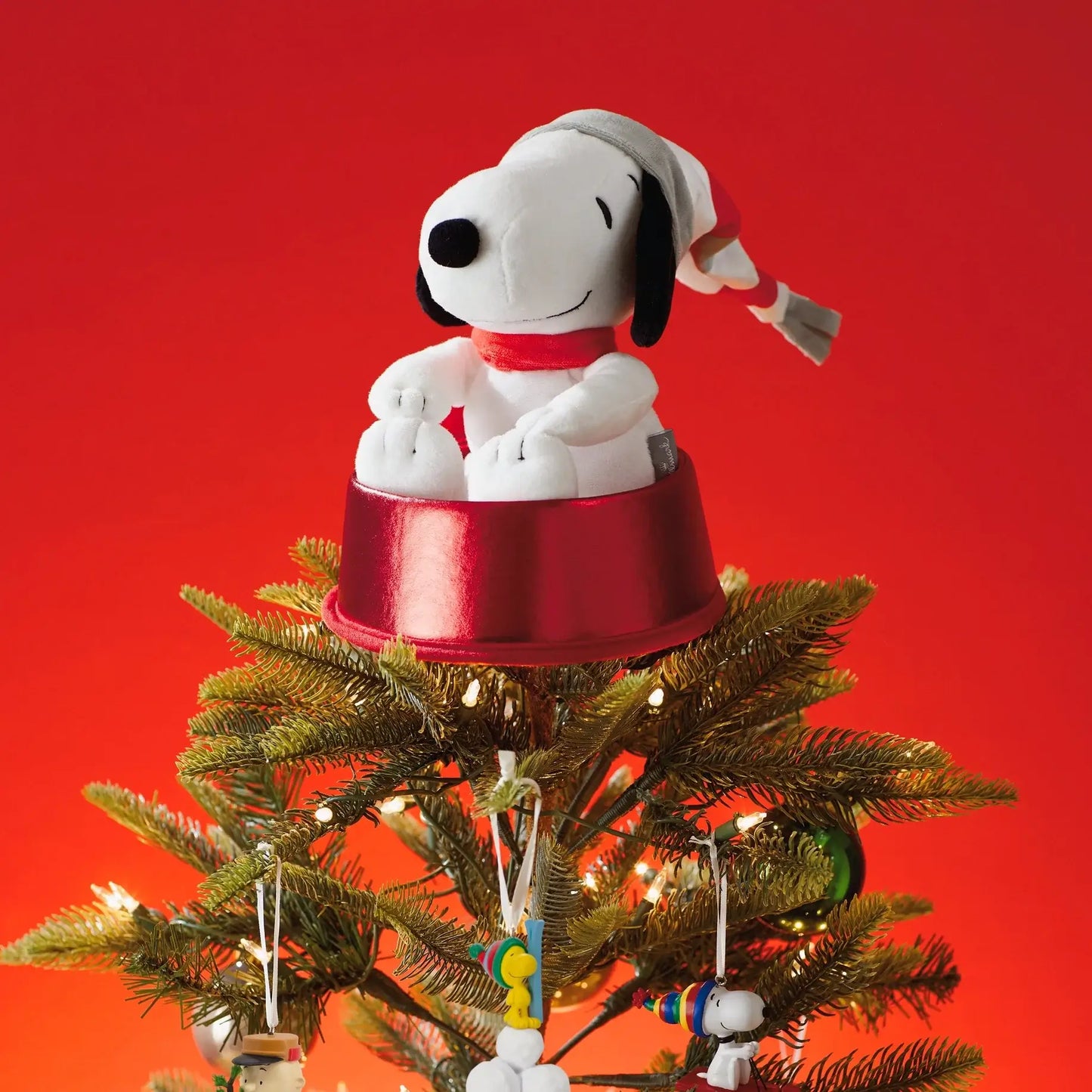 Peanuts Plush Snoopy & Dog Bowl Christmas Tree Topper