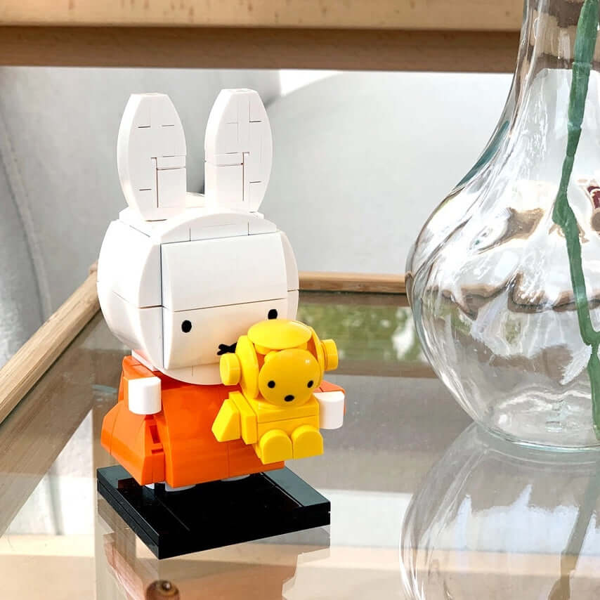 Cocoti Miffy Brick Figure with Teddy – Mini Block Set