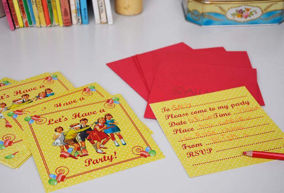 Set of 10 Vintage Style Party Invites